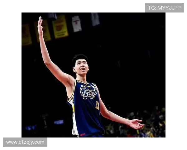 杜锋点赞徐昕：攻守全面崭露锋芒